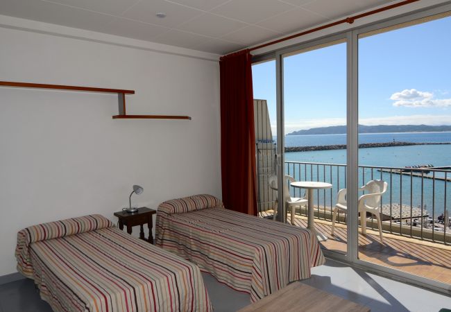 Estudio en Estartit - NAUTIC ESTUDI BX-1 Estudio en Estartit - NAUTIC ESTUDI BX-1