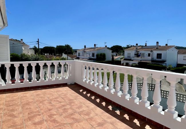 Casa en L'Escala - CASA LA VINYA 16 3D Casa en L'Escala - CASA LA VINYA 16 3D