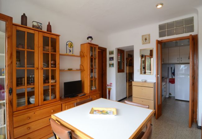 Apartamento en L'Escala - APARTAMENTO RIELLS DE MAR A6 1D