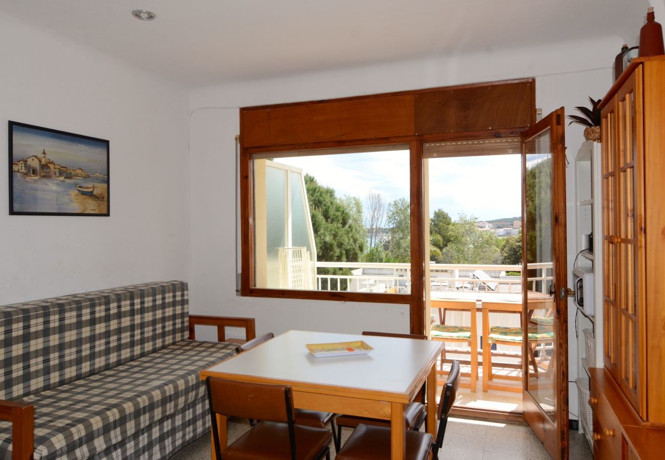 Apartamento en L'Escala - APARTAMENTO RIELLS DE MAR A6 1D