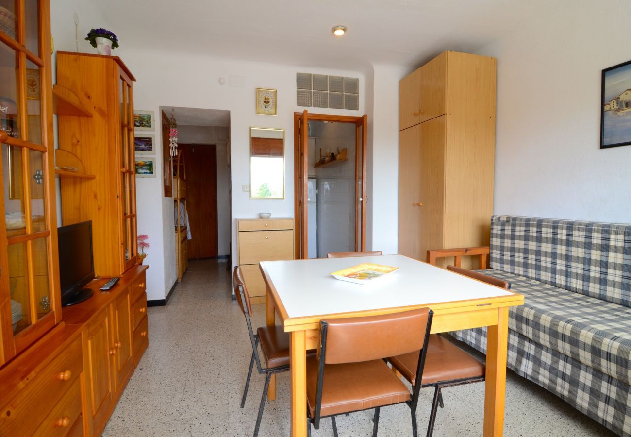 Apartamento en L'Escala - APARTAMENTO RIELLS DE MAR A6 1D