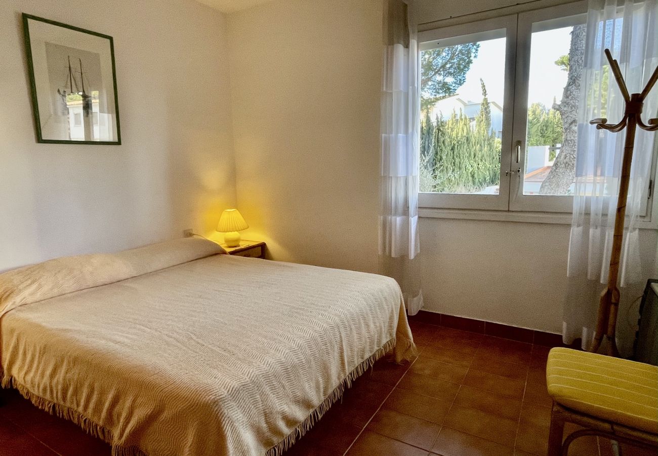 Apartamento en L'Escala - PUIG PADRO 10 1-1