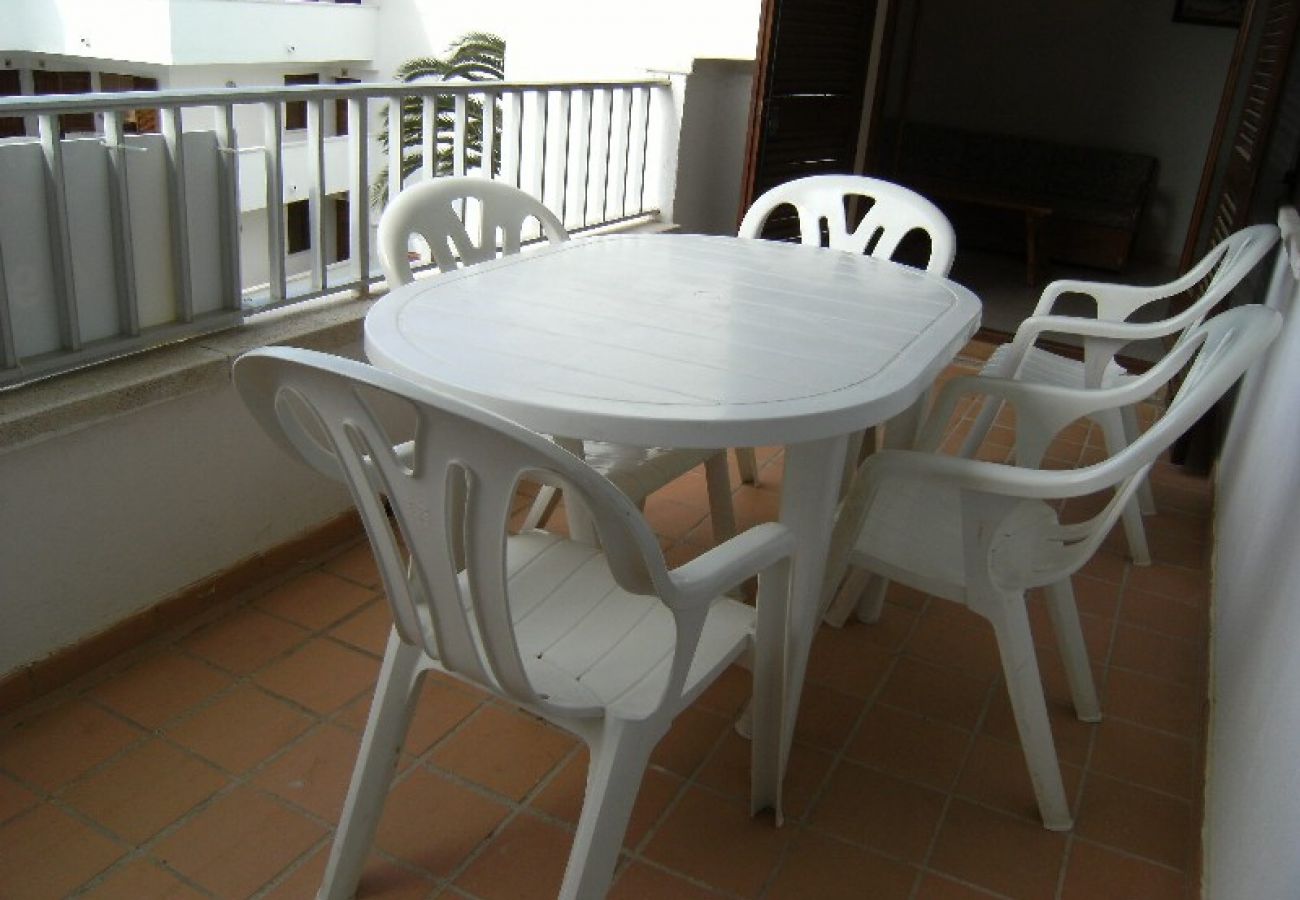 Apartamento en L'Escala - APARTAMENTOS CALA MONTGO 2D