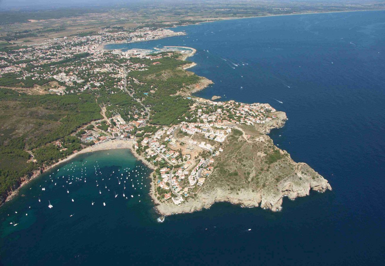 Apartamento en L'Escala - APARTAMENTOS CALA MONTGO 2D