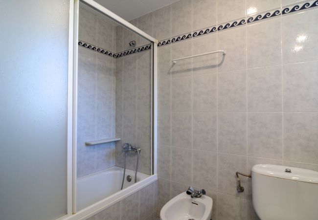 Estudio en Estartit - NAUTIC ESTUDI BX-4 Estudio en Estartit - NAUTIC ESTUDI BX-4