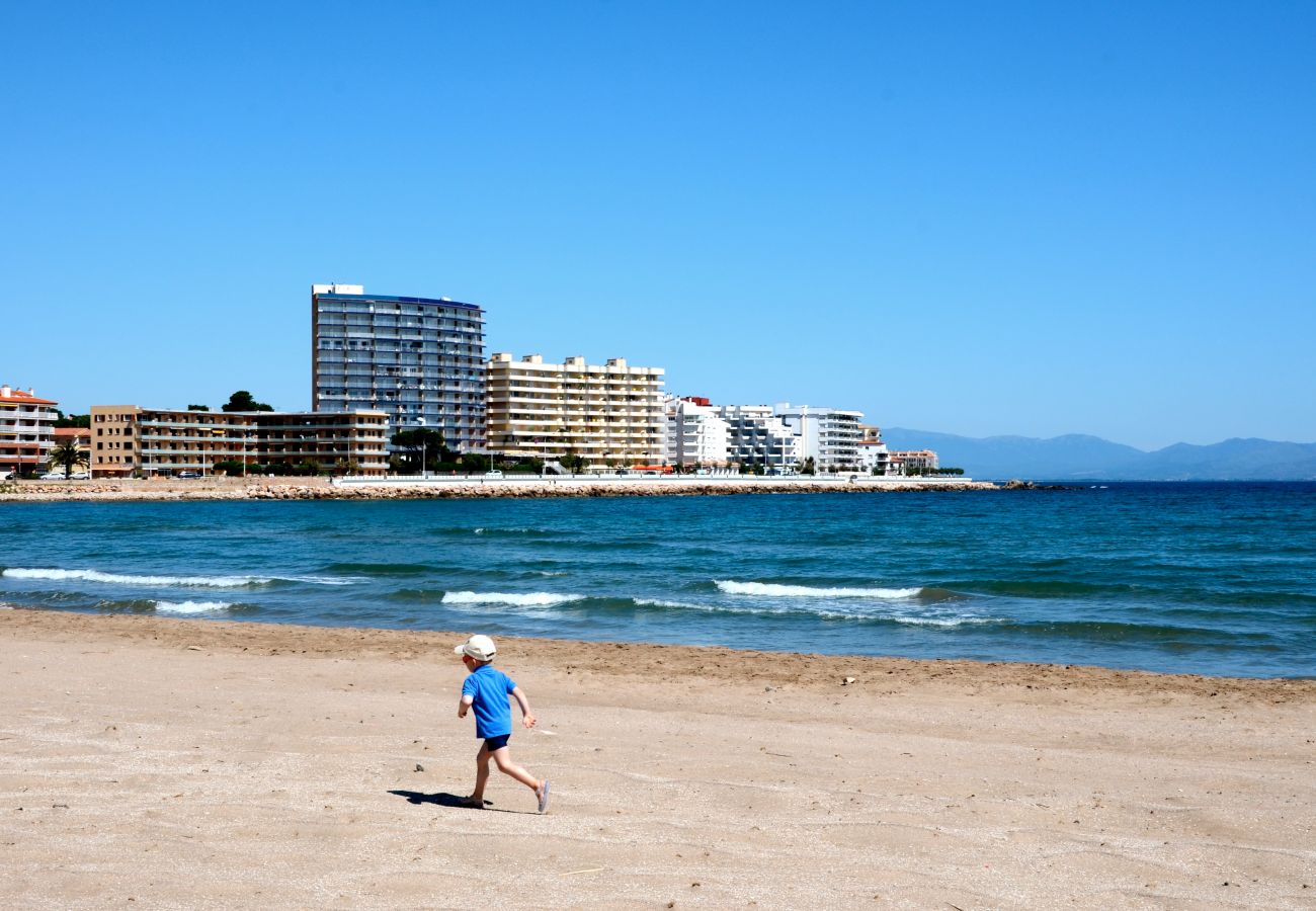 Apartamento en L'Escala - FRONT MAR 701