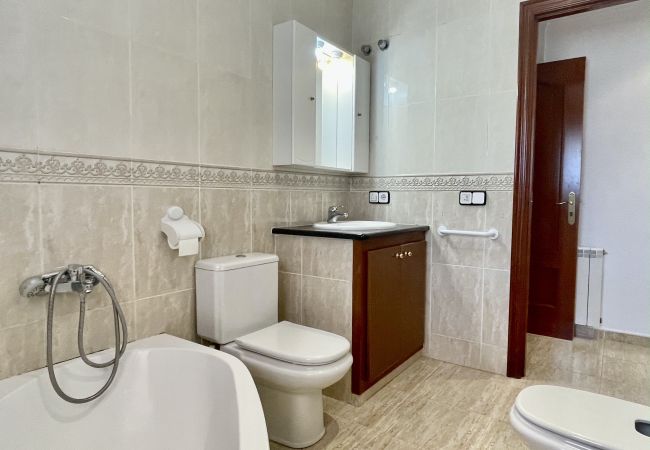 Apartament en L'Escala - MUSEU BAIXOS 4D Apartament en L'Escala - MUSEU BAIXOS 4D