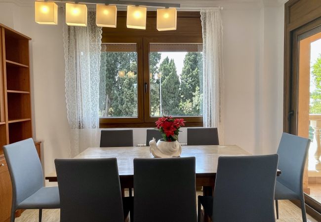 Apartament en L'Escala - MUSEU BAIXOS 4D Apartament en L'Escala - MUSEU BAIXOS 4D