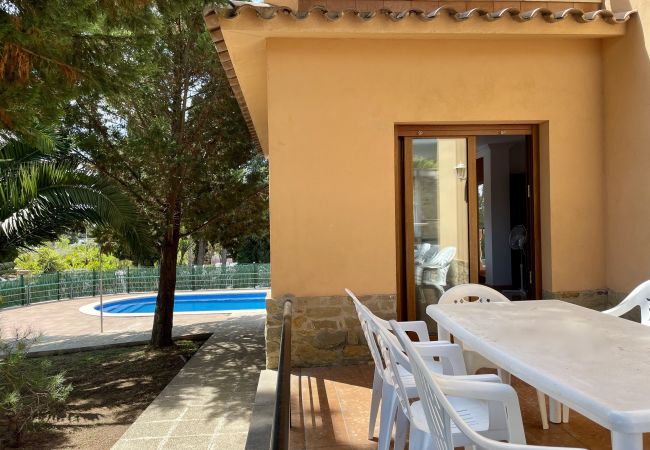 Apartament en L'Escala - MUSEU BAIXOS 4D Apartament en L'Escala - MUSEU BAIXOS 4D