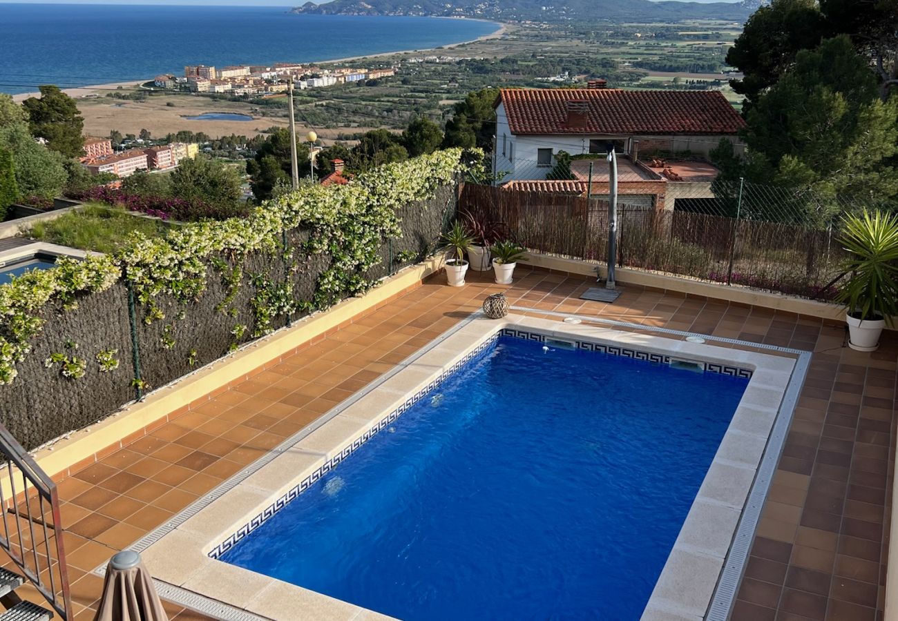 Casa adossada en Estartit - MONTSENY 3