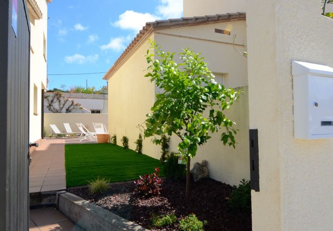 Vil.la en L'Escala - VILLA PISCINA PRIVADA COSSIS Vil.la en L'Escala - VILLA PISCINA PRIVADA COSSIS