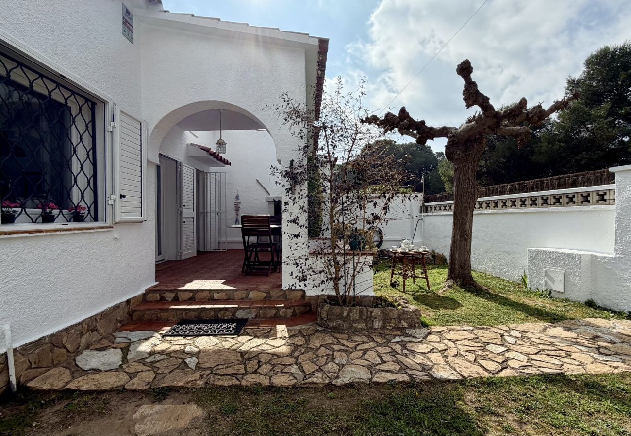 Casa adossada en L´Escala - CASA EDNA