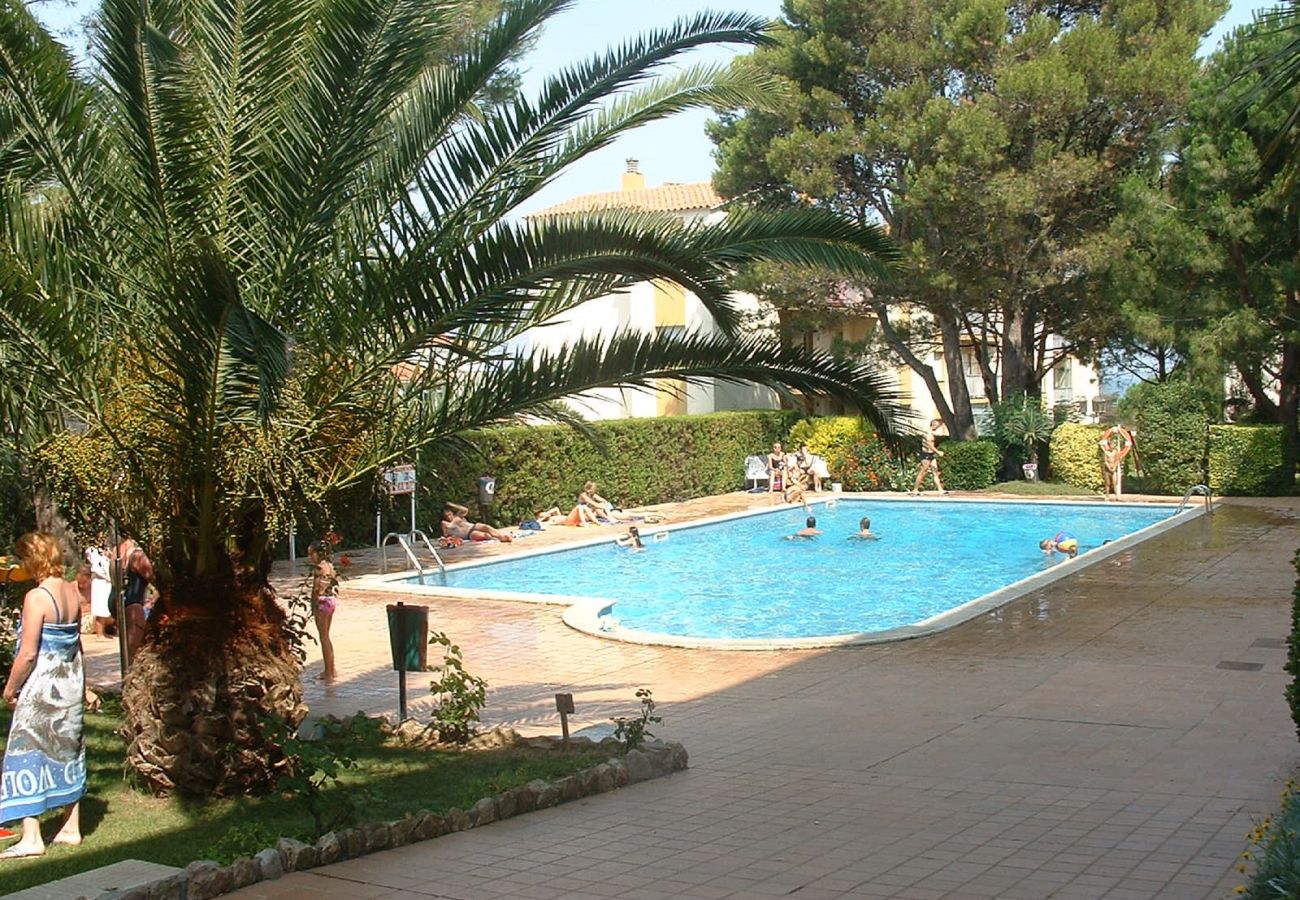 Ferienwohnung in L'Escala - APPARTEMENT MAGDA PARK 2D  J2E