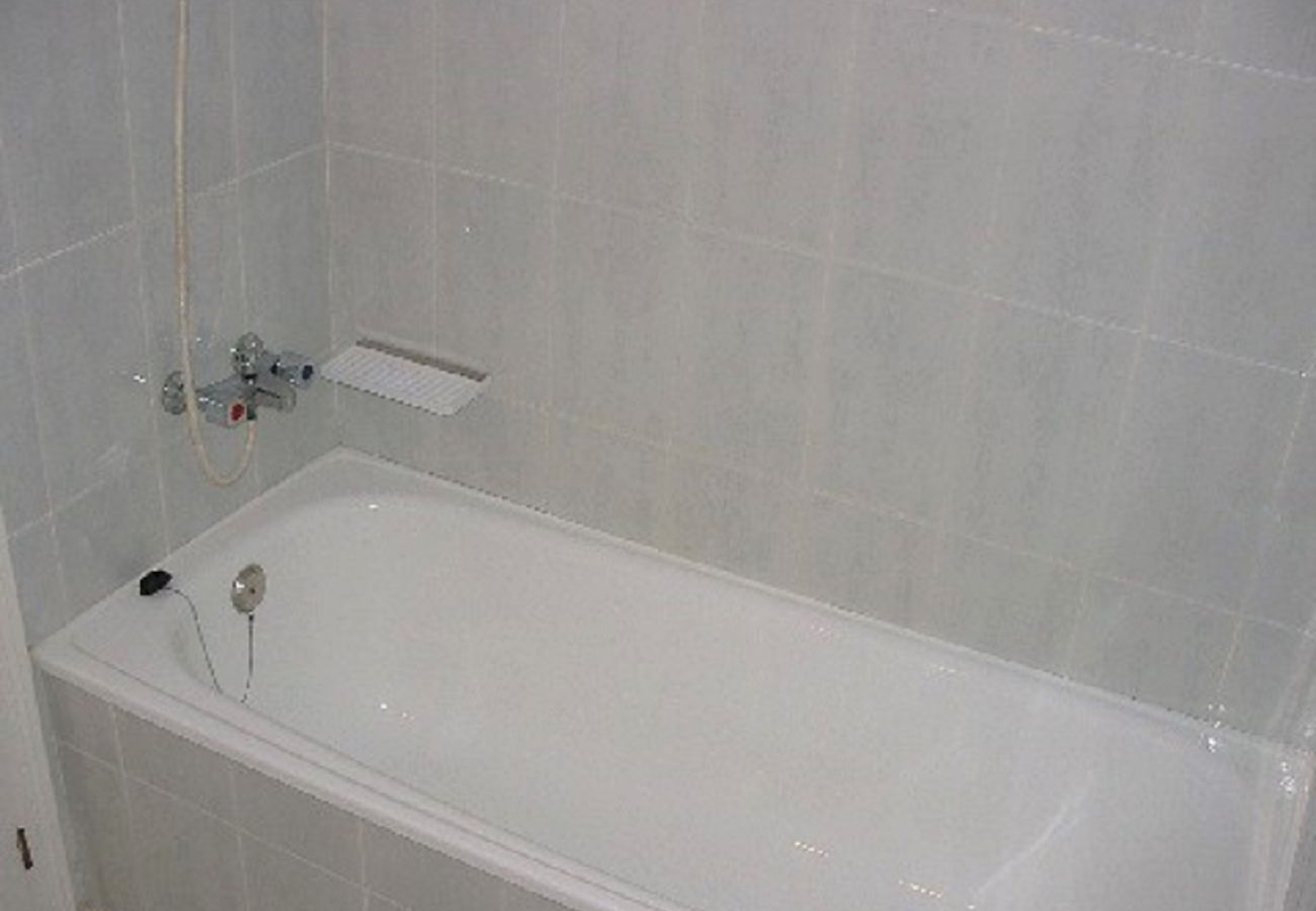 Ferienwohnung in L'Escala - APPARTEMENT MAGDA PARK 2D  J2E