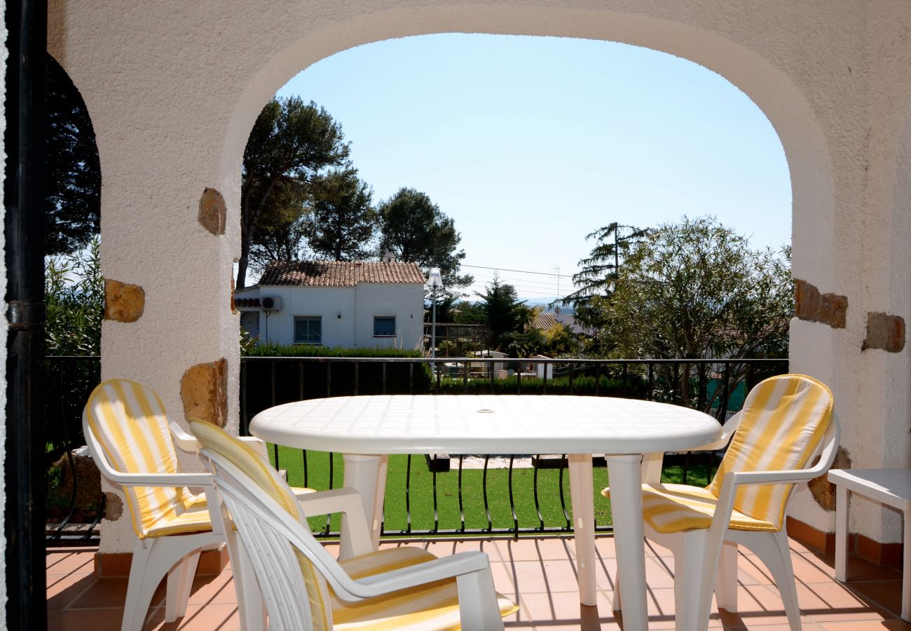 Villa in Estartit - CASITA ROSA 4D