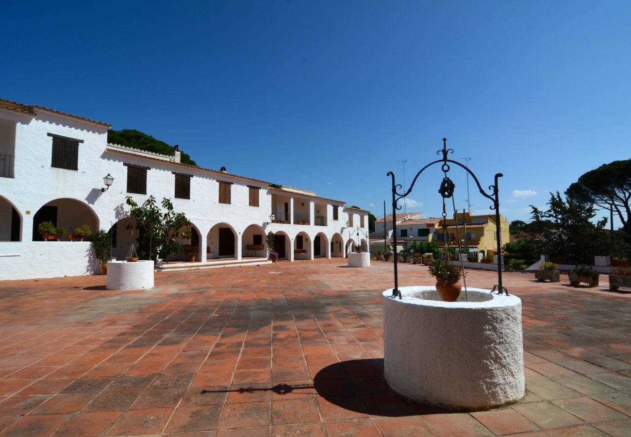 Ferienhaus in Pals - PLAÇA DELS POUS SUR