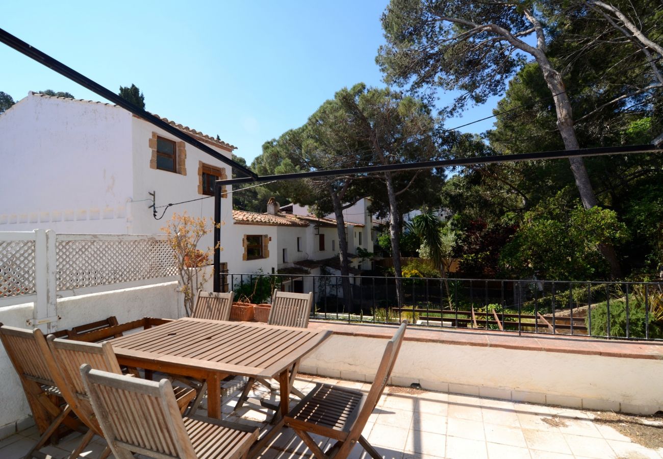 Ferienhaus in Pals - PLAÇA DELS POUS SUR