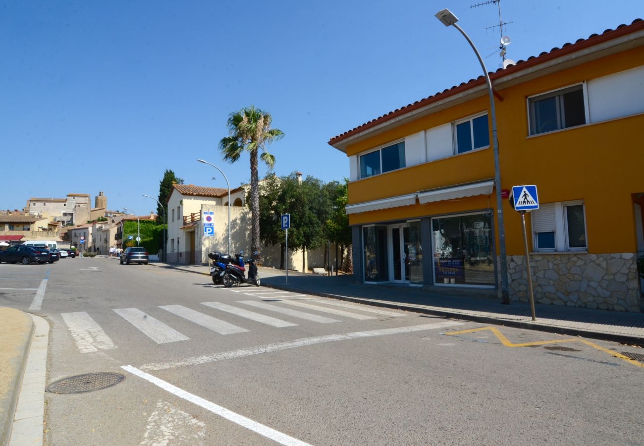 Ferienwohnung in Pals - TRIAS PLAÇA