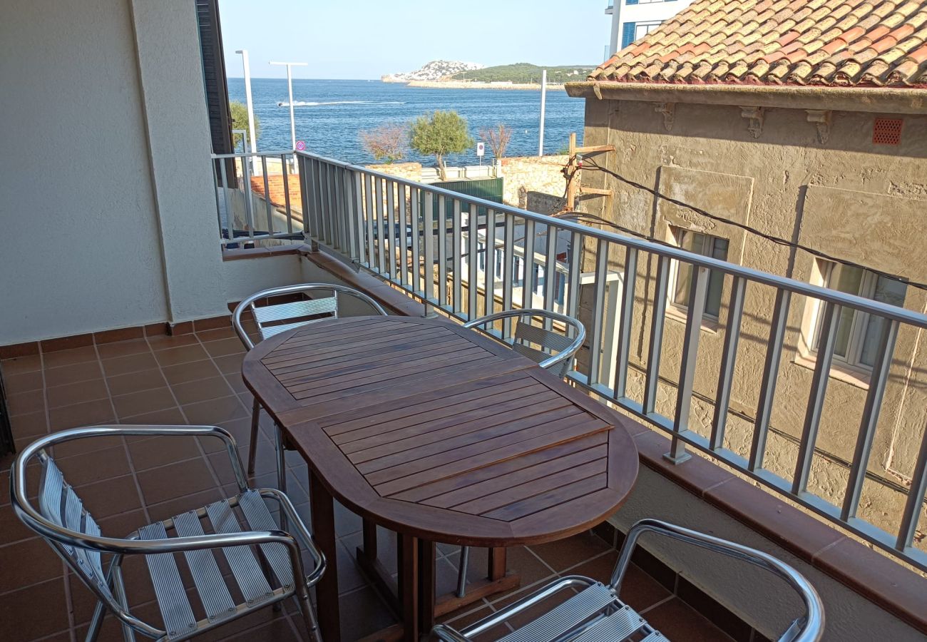 Ferienwohnung in L'Escala - APARTAMENTO ELS PESCADORS 2-3 2D