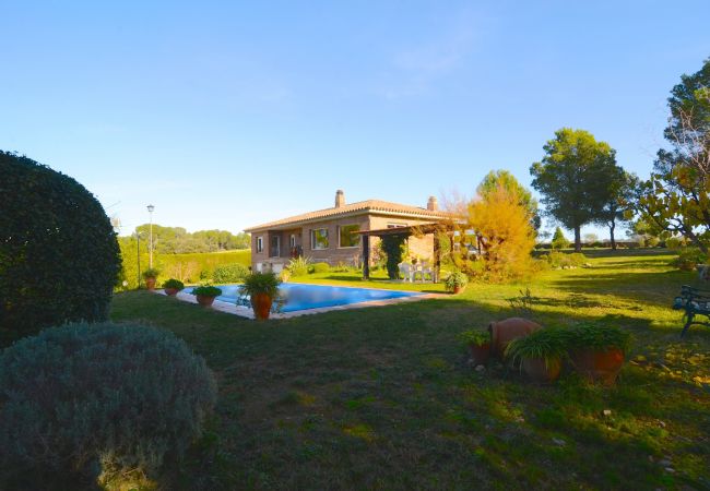 Villa in Garrigoles - LA ROMAGUERA Villa in Garrigoles - LA ROMAGUERA
