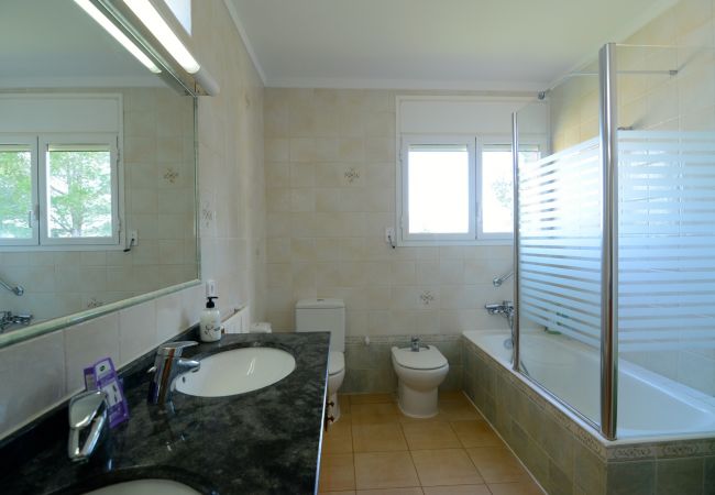 Villa in Garrigoles - LA ROMAGUERA Villa in Garrigoles - LA ROMAGUERA