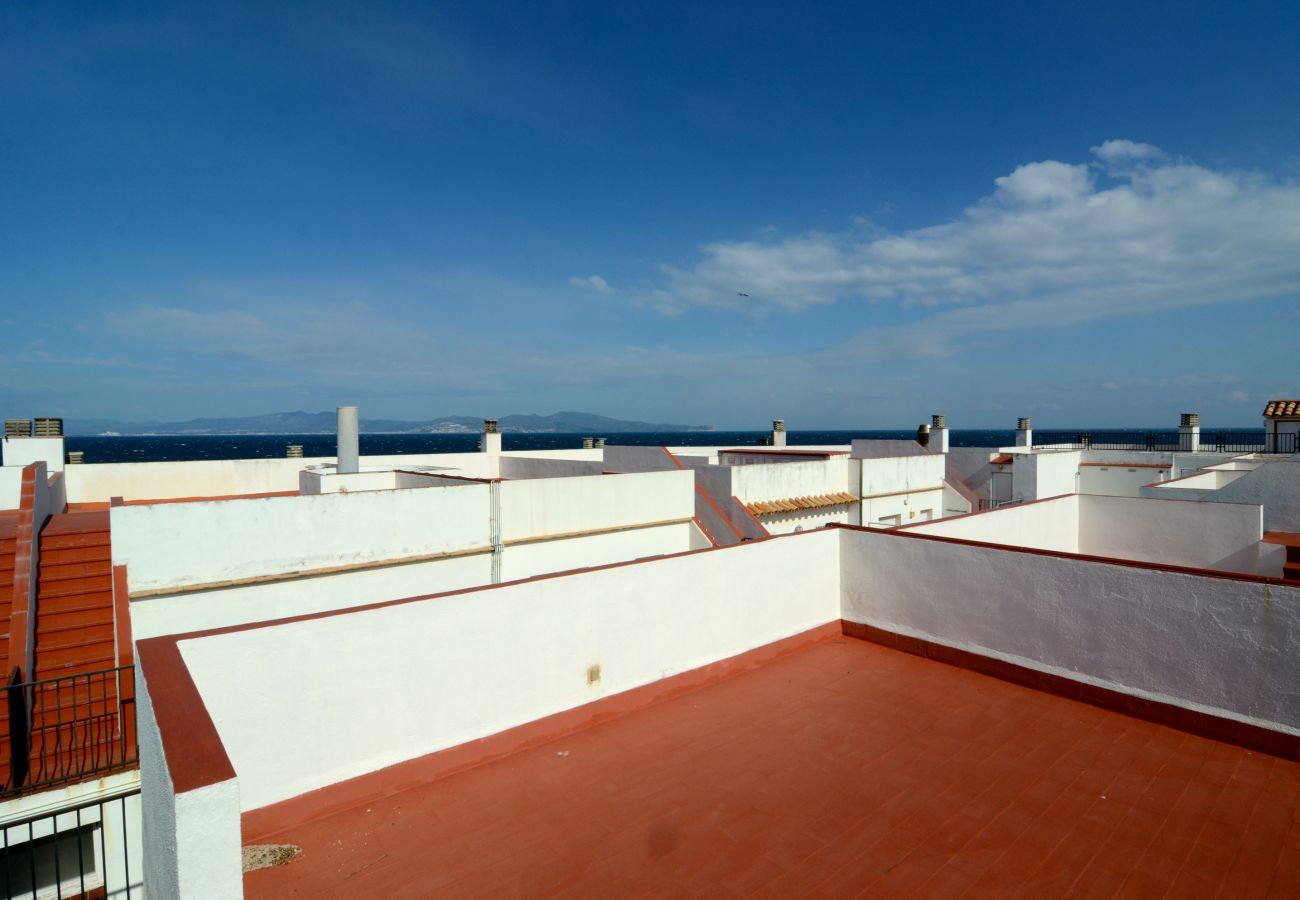 Appartement in L'Escala - APPARTEMENT  ALBATROS  1  3-2