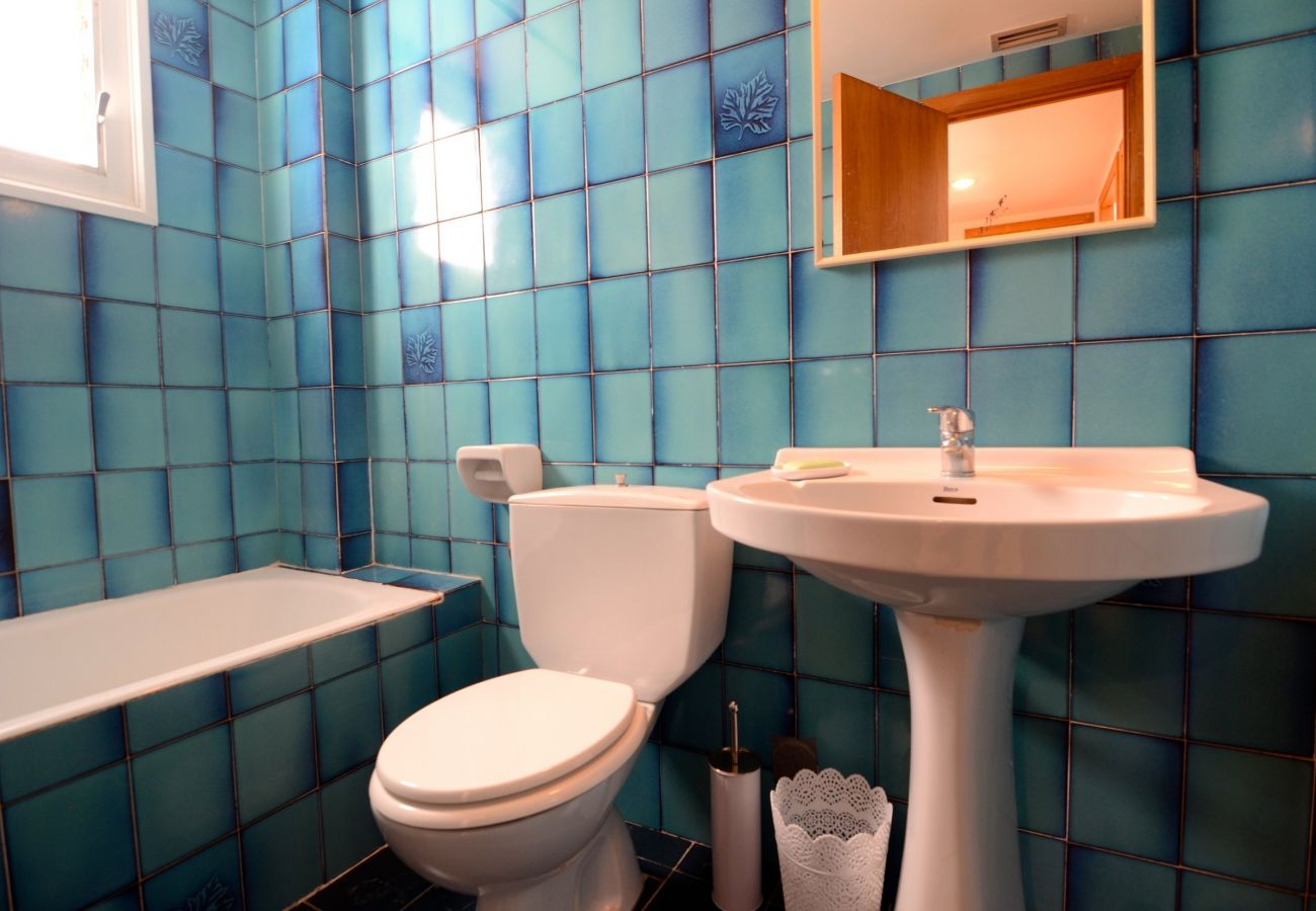 Appartement in L'Escala - APARTEMENT ALBATROS 2  3-1