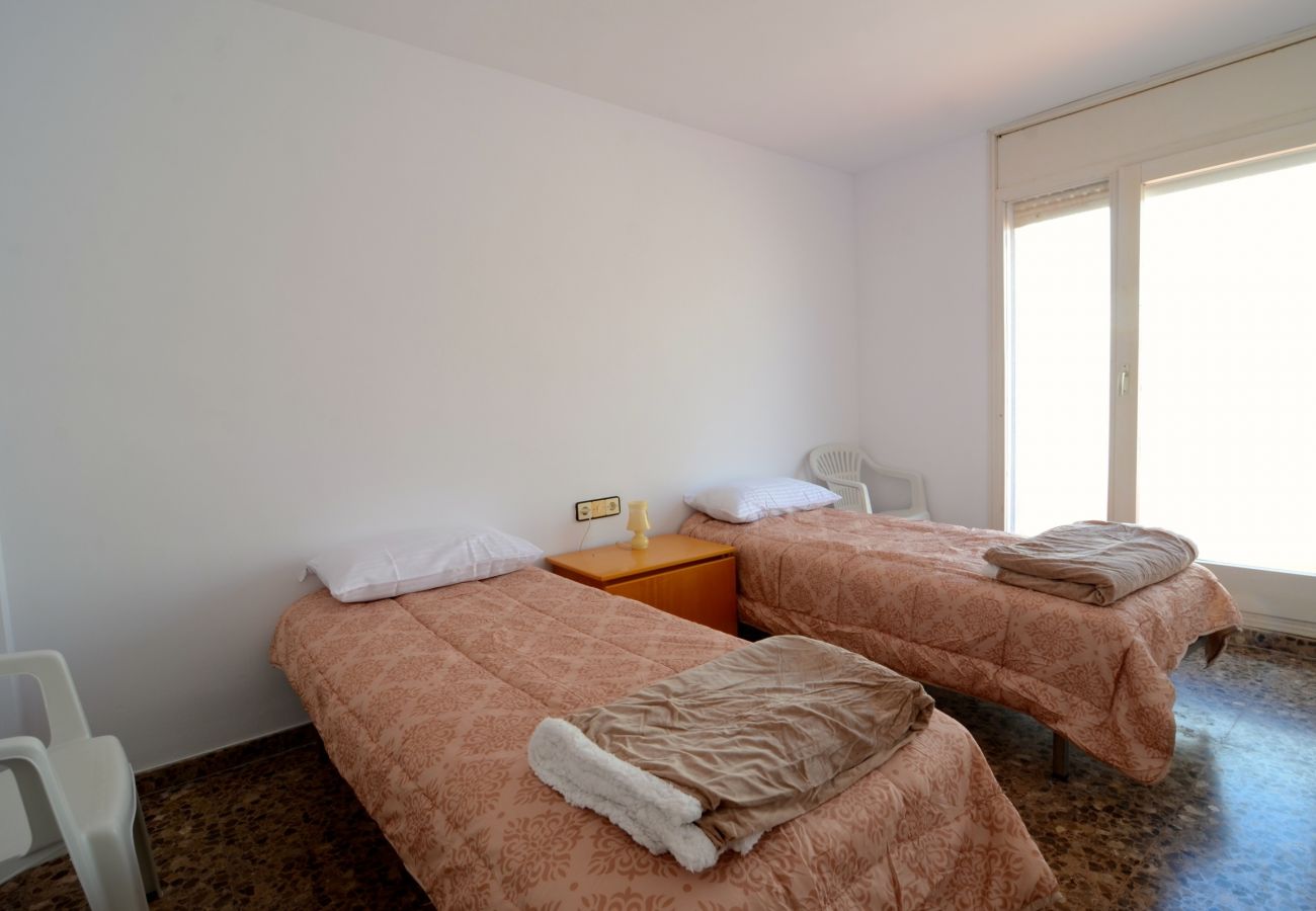 Appartement in L'Escala - APARTEMENT ALBATROS 2  3-1