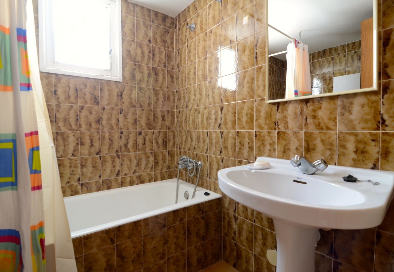 Appartement in L'Escala - APARTEMENT ALBATROS 2  3-1