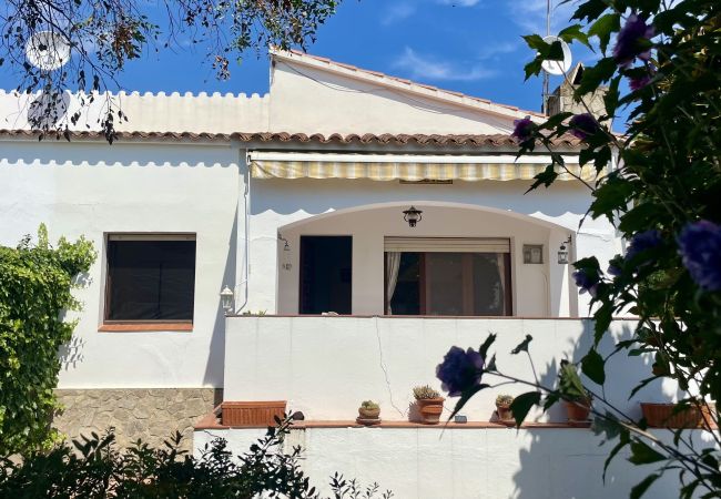 Huis in Estartit - VILLA DULCE VIDA Huis in Estartit - VILLA DULCE VIDA
