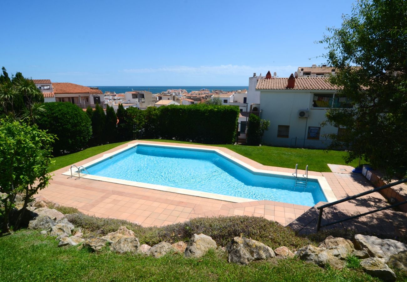 Apartment in L'Escala - PUIG PADRO 4 2-2