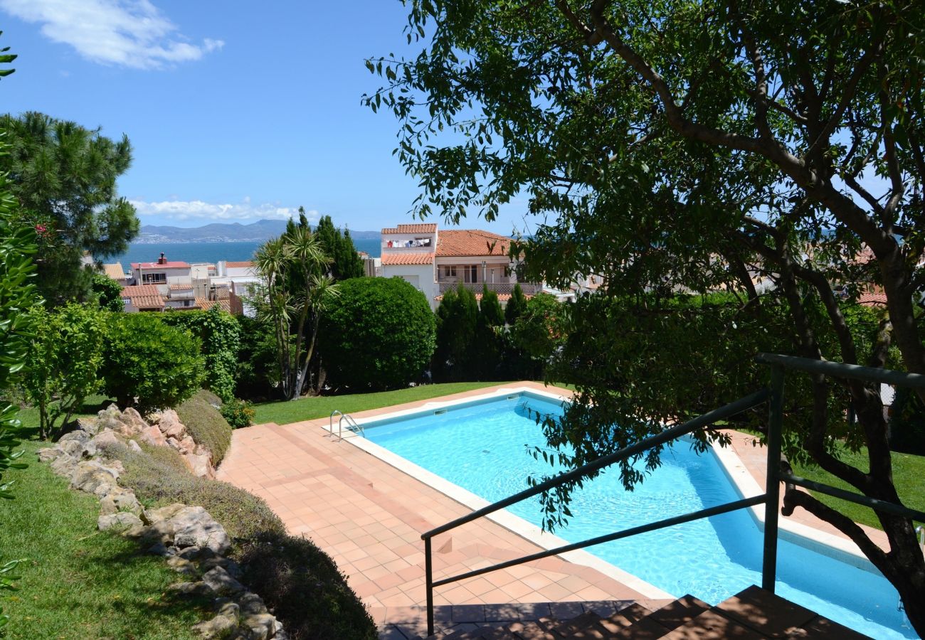 Apartment in L'Escala - PUIG PADRO 4 2-2