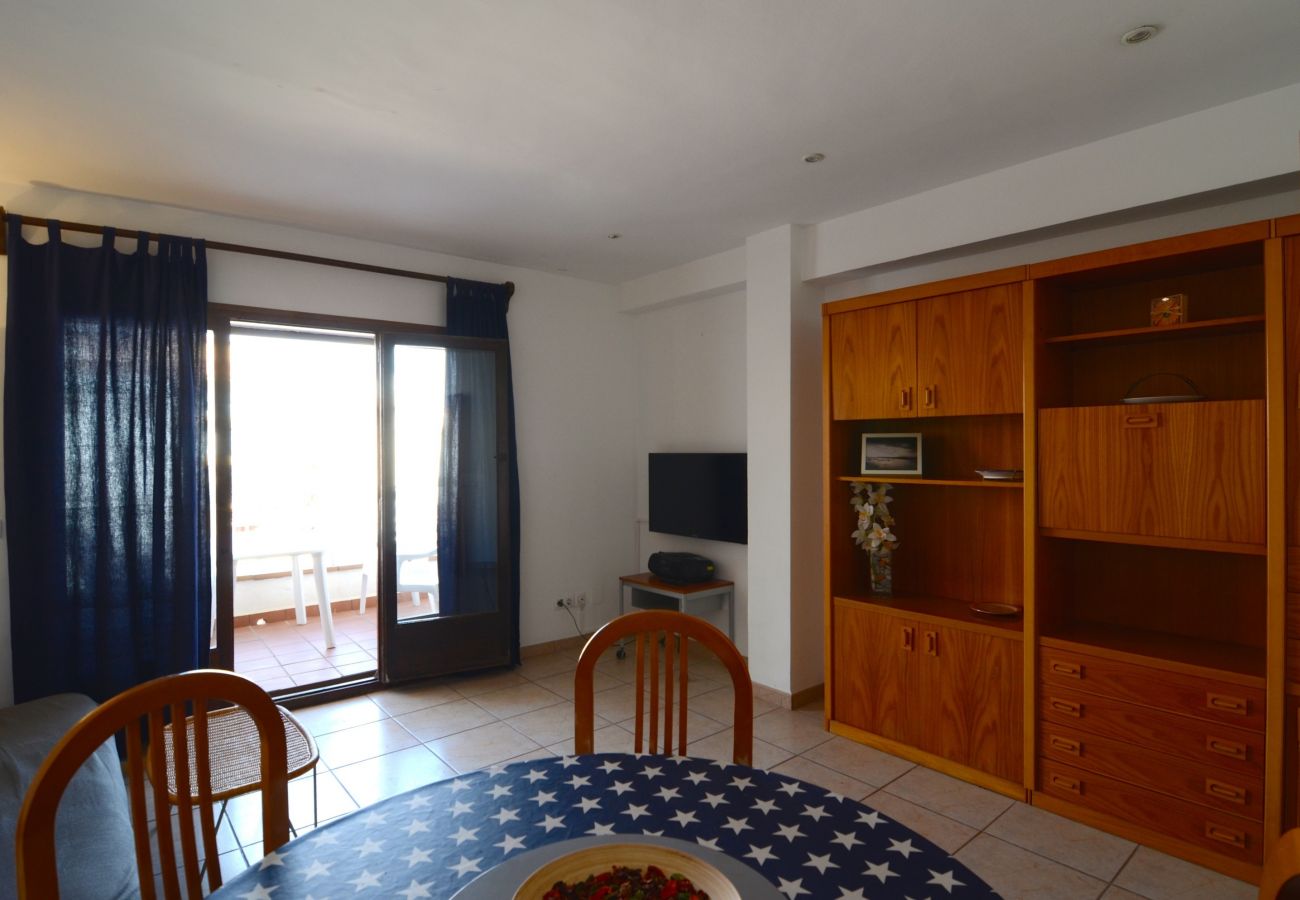 Apartment in L'Escala - APARTMENT ELS PESCADORS 2-1  3D