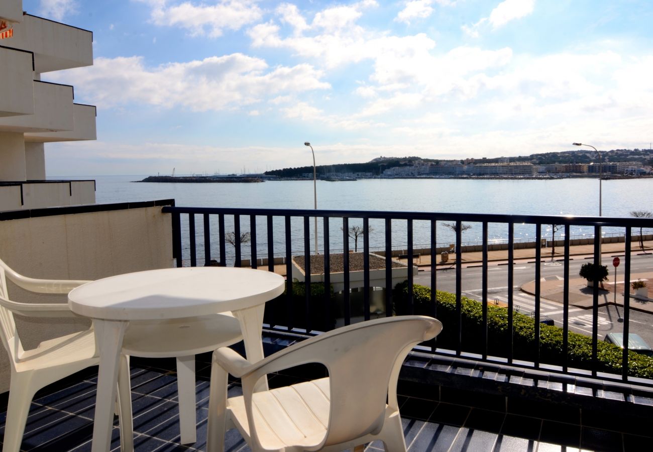 Apartment in L'Escala - APARTMENT PASSEIG DEL MAR 1D