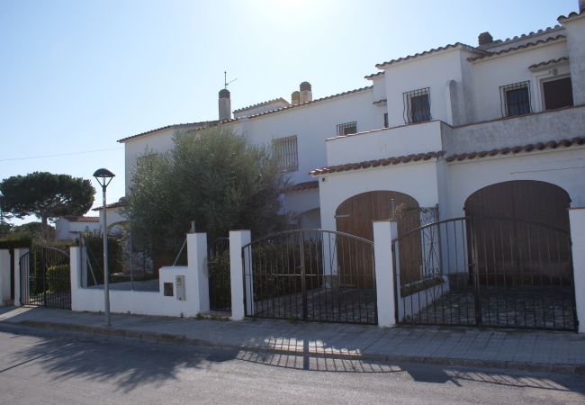 House in L'Escala - HOUSE LA FLOR House in L'Escala - HOUSE LA FLOR