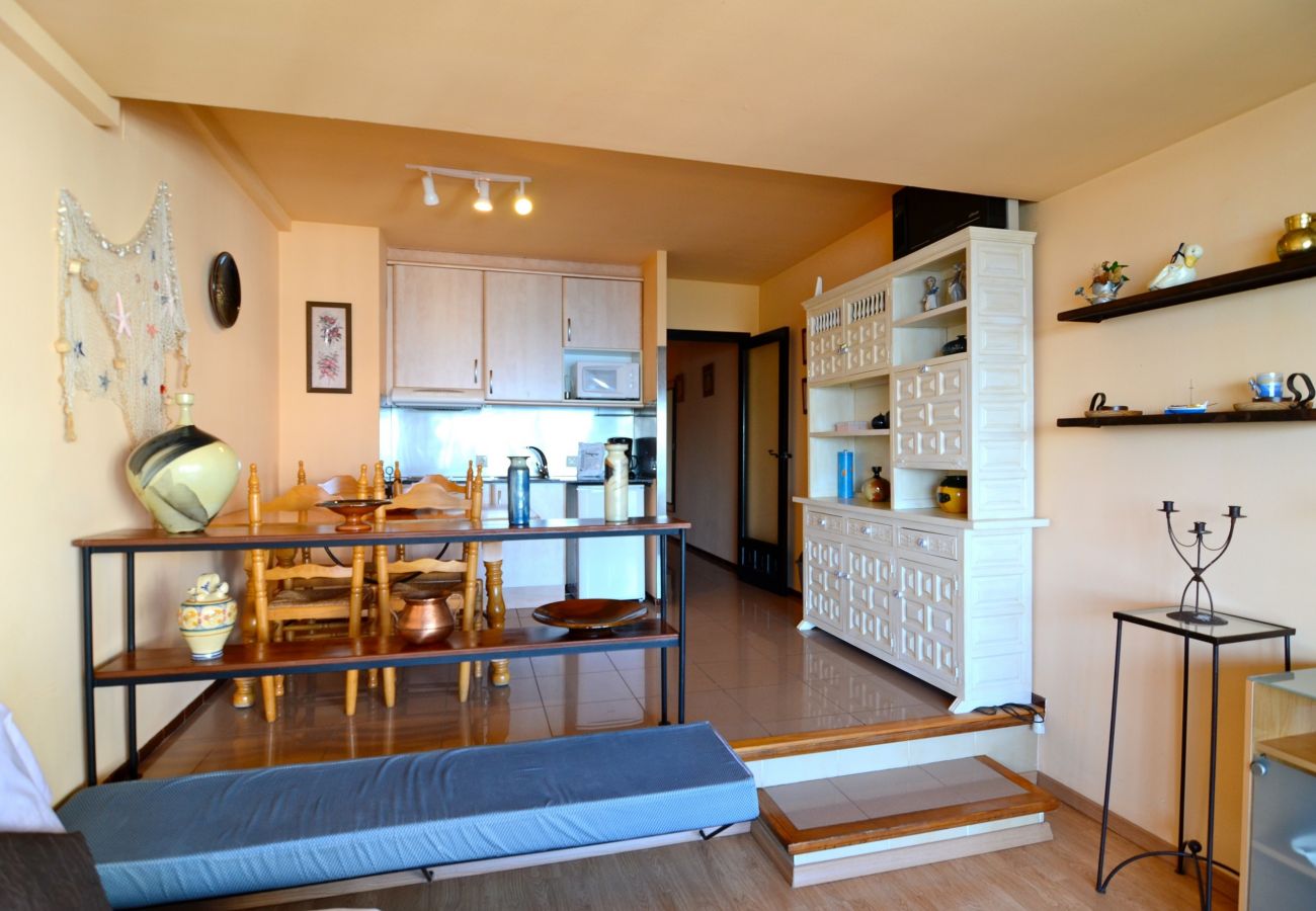 Apartment in L'Escala - APARTMENT PUNTA ROMANA 303 1D 