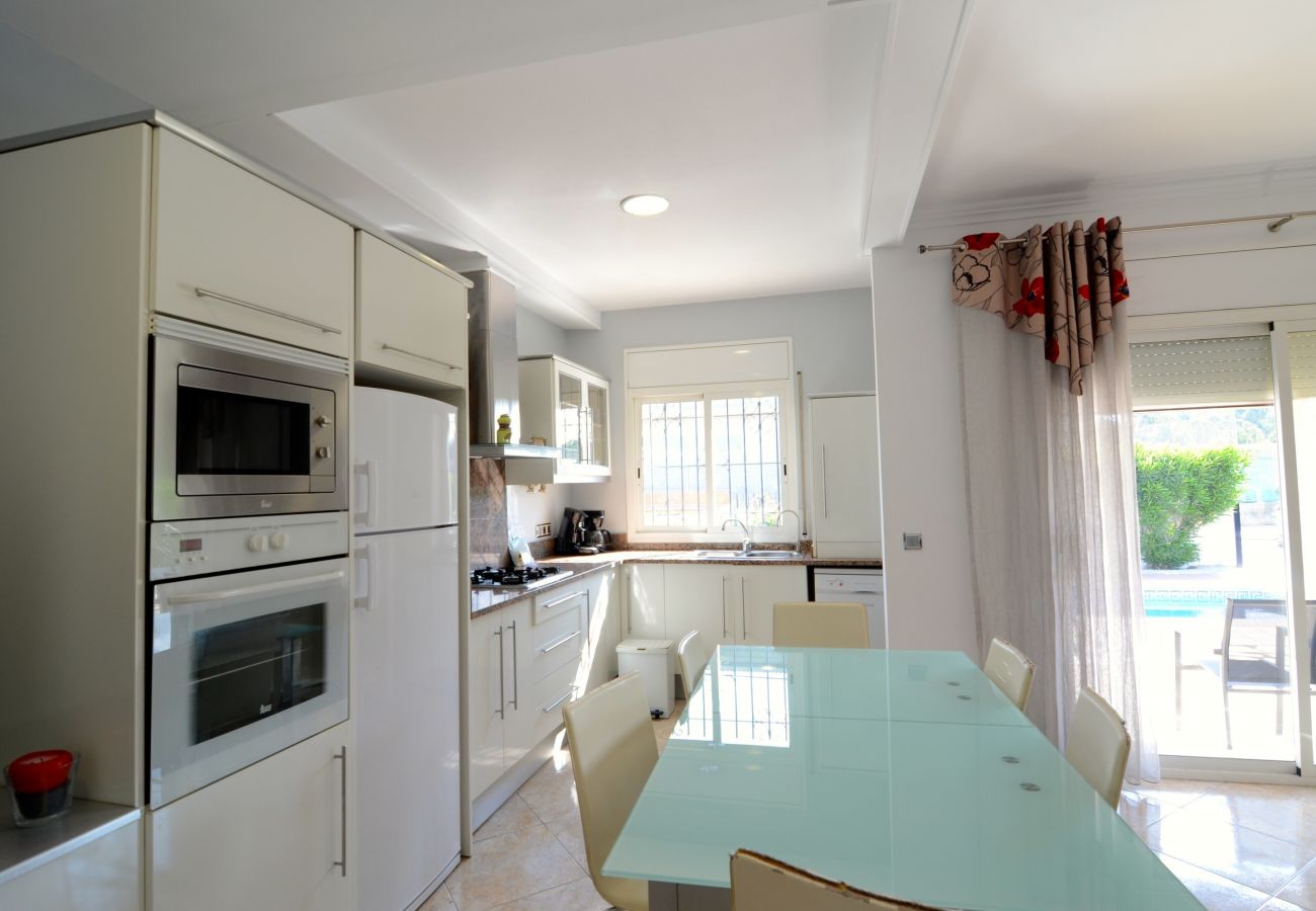 Villa in L'Escala - HOUSE PRIVATE SWIMMING POOL TERANYINA 3D