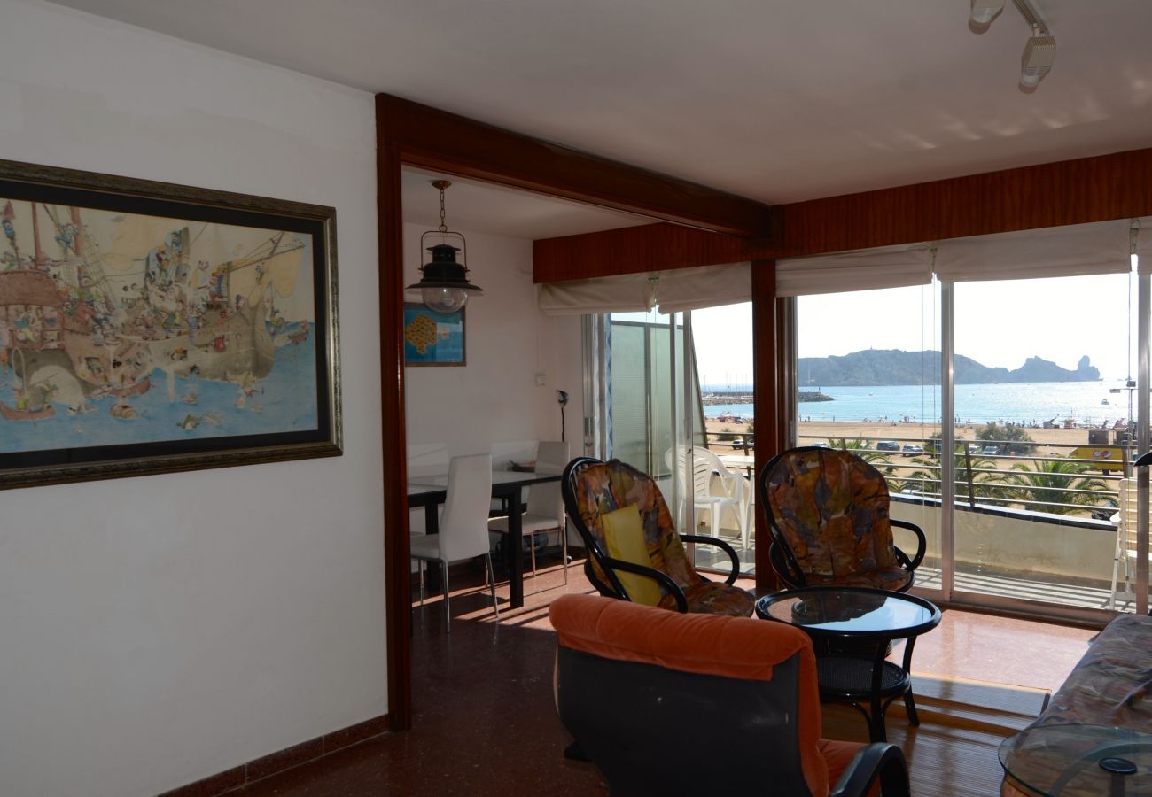 Apartment in Estartit - CATALONIA 3-5