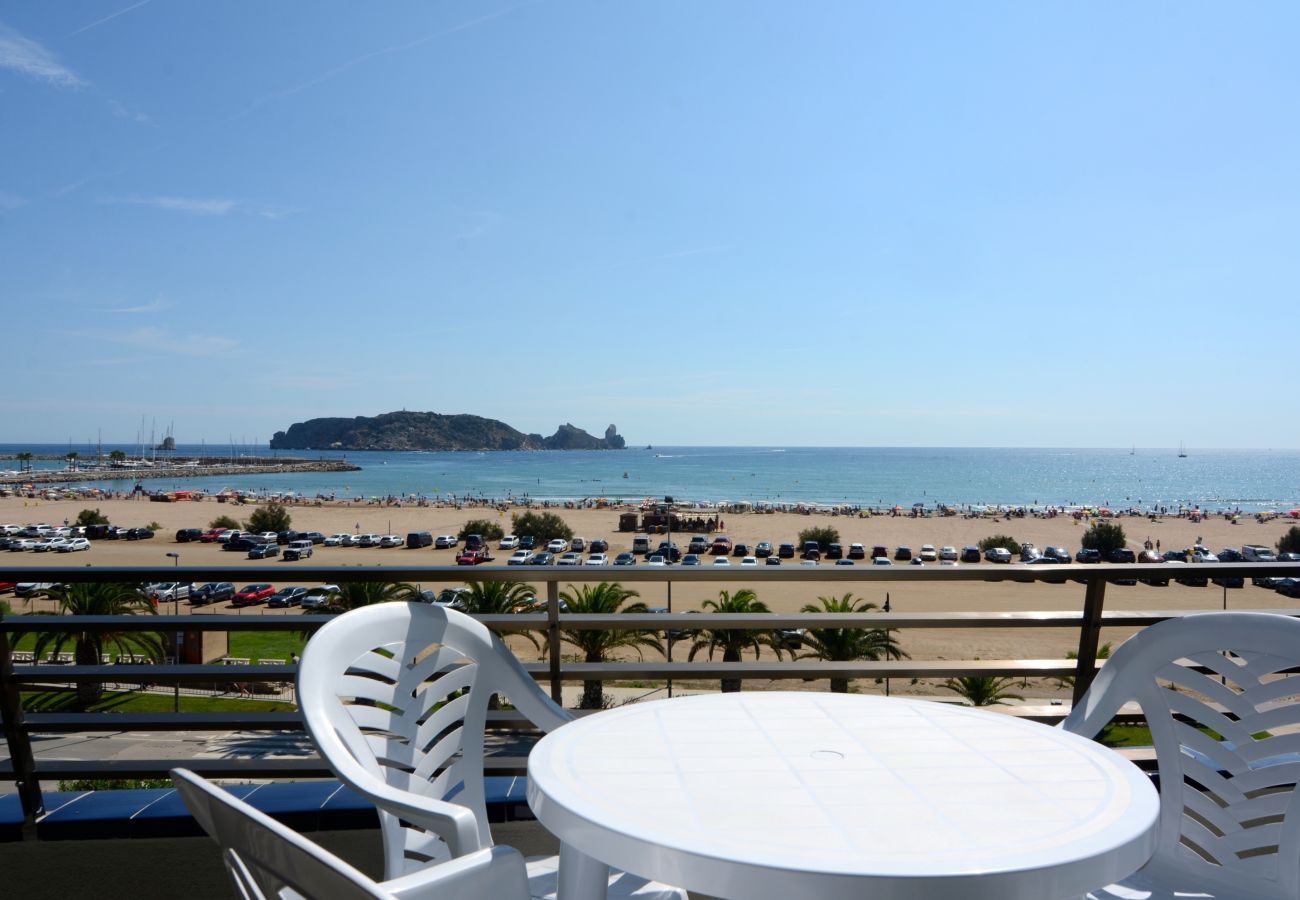 Apartment in Estartit - CATALONIA 4-5