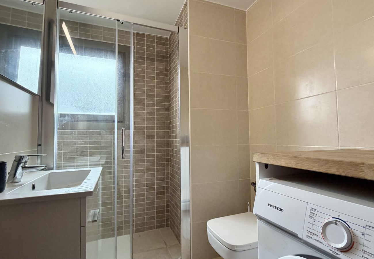 Apartment in L'Escala - APARTMENT ELS PESCADORS 2-2 3D