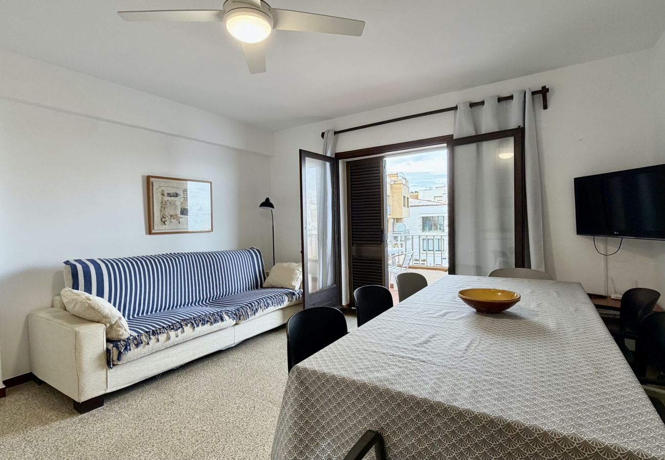 Apartment in L'Escala - APARTMENT ELS PESCADORS 2-2 3D