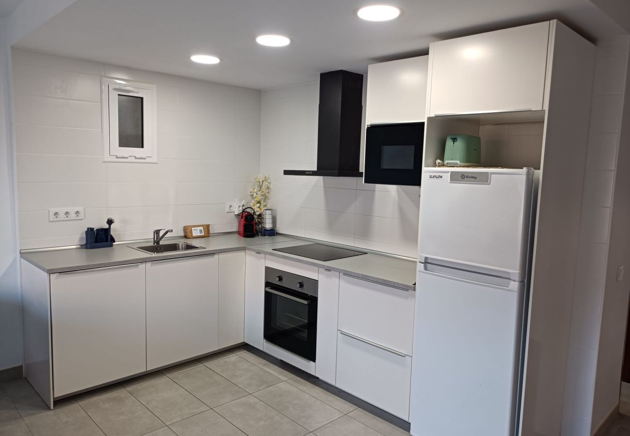 Apartment in L'Escala - APARTAMENTO ELS PESCADORS 2-3 2D