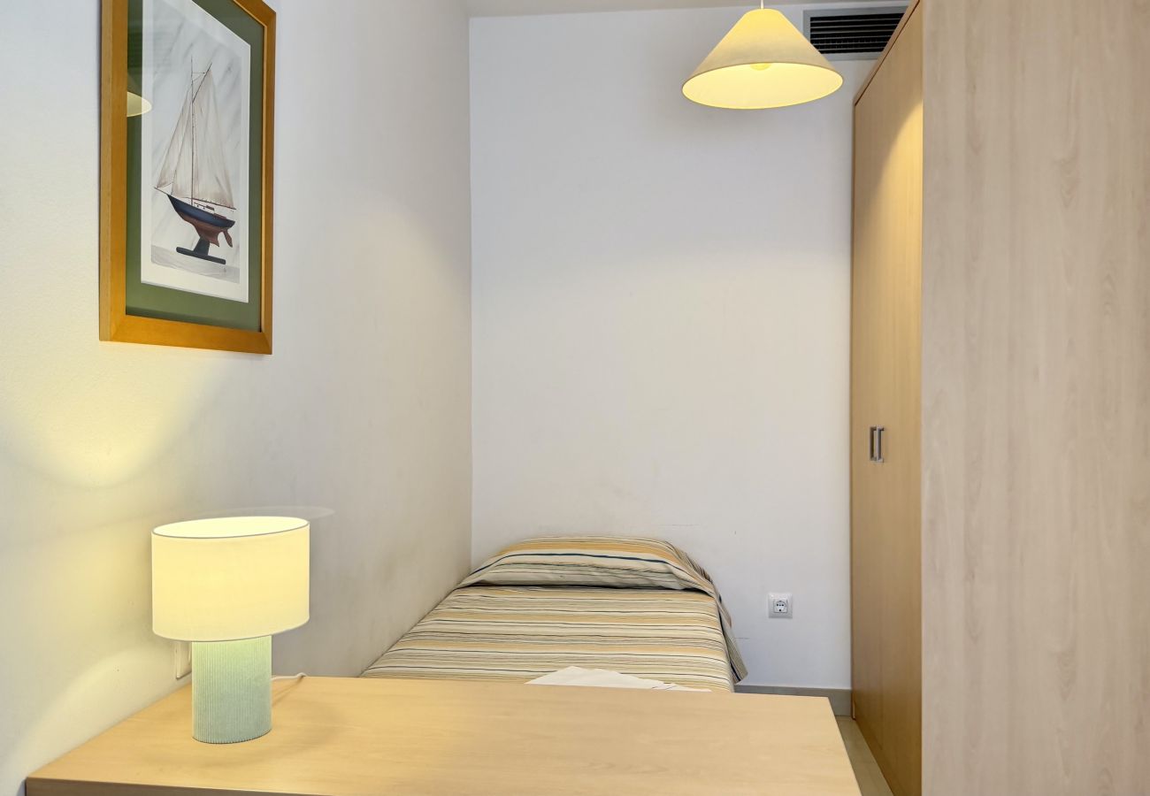 Apartment in L'Escala - MESTRAL 1-4