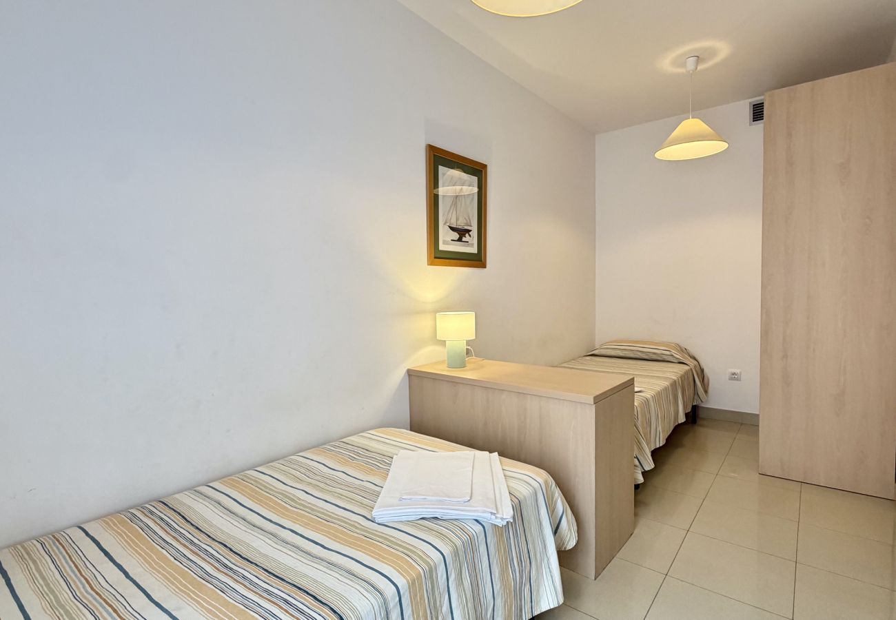 Apartment in L'Escala - MESTRAL 1-4