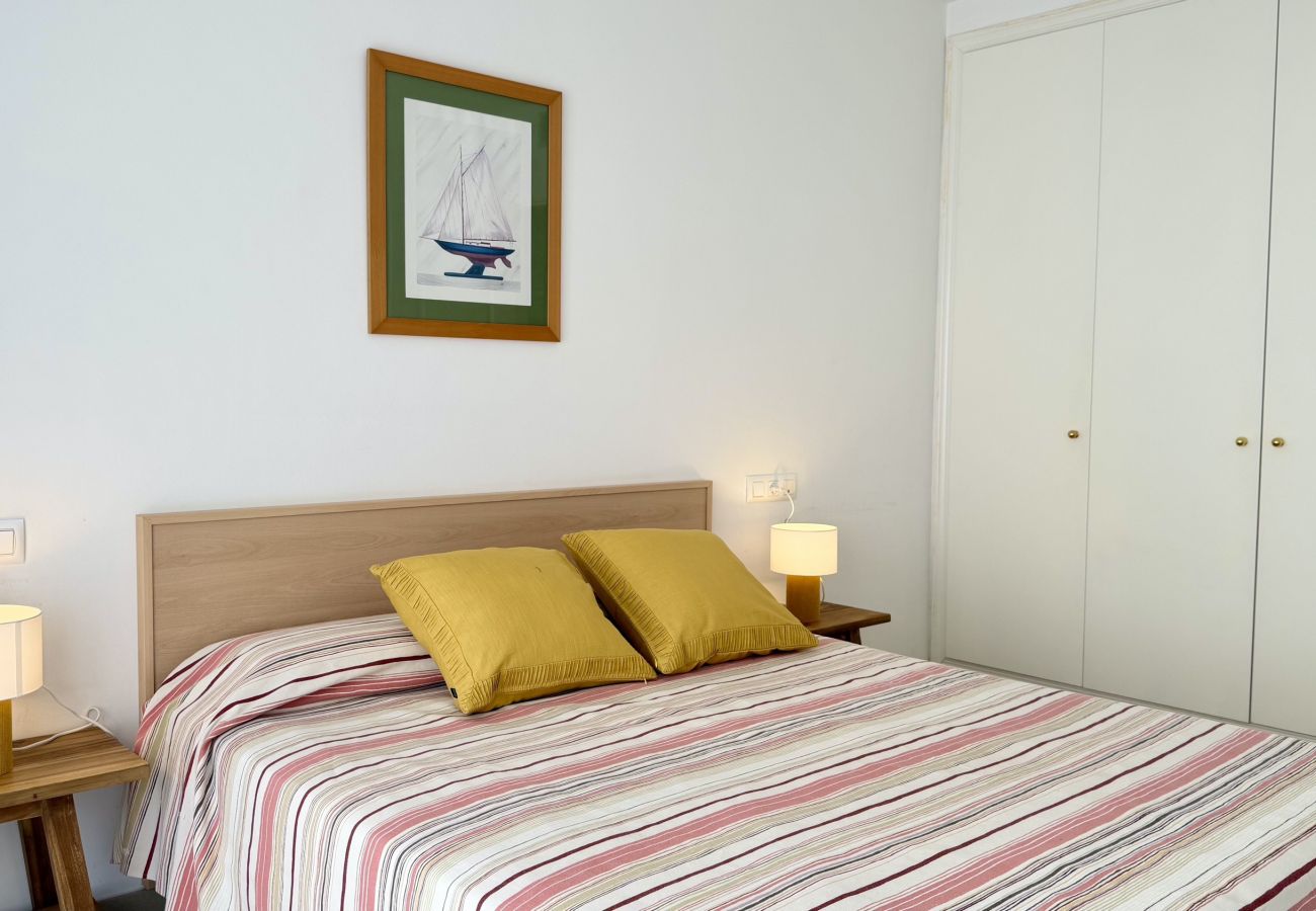 Apartment in L'Escala - MESTRAL 2-5
