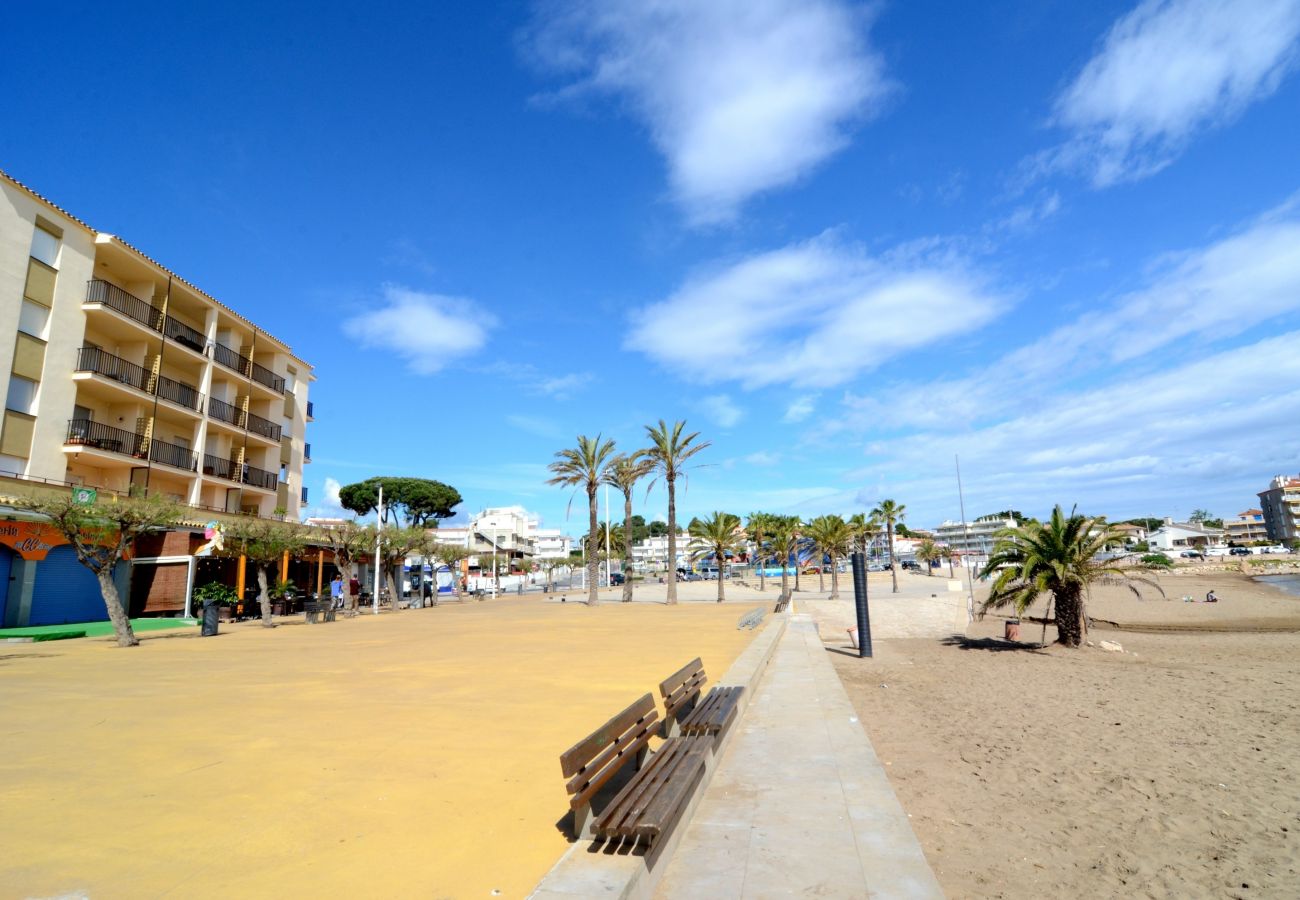 Apartment in L'Escala - RIELLS PLATJA