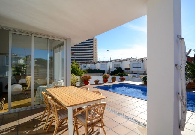 Villa in L'Escala - VILLA PONENT Villa in L'Escala - VILLA PONENT
