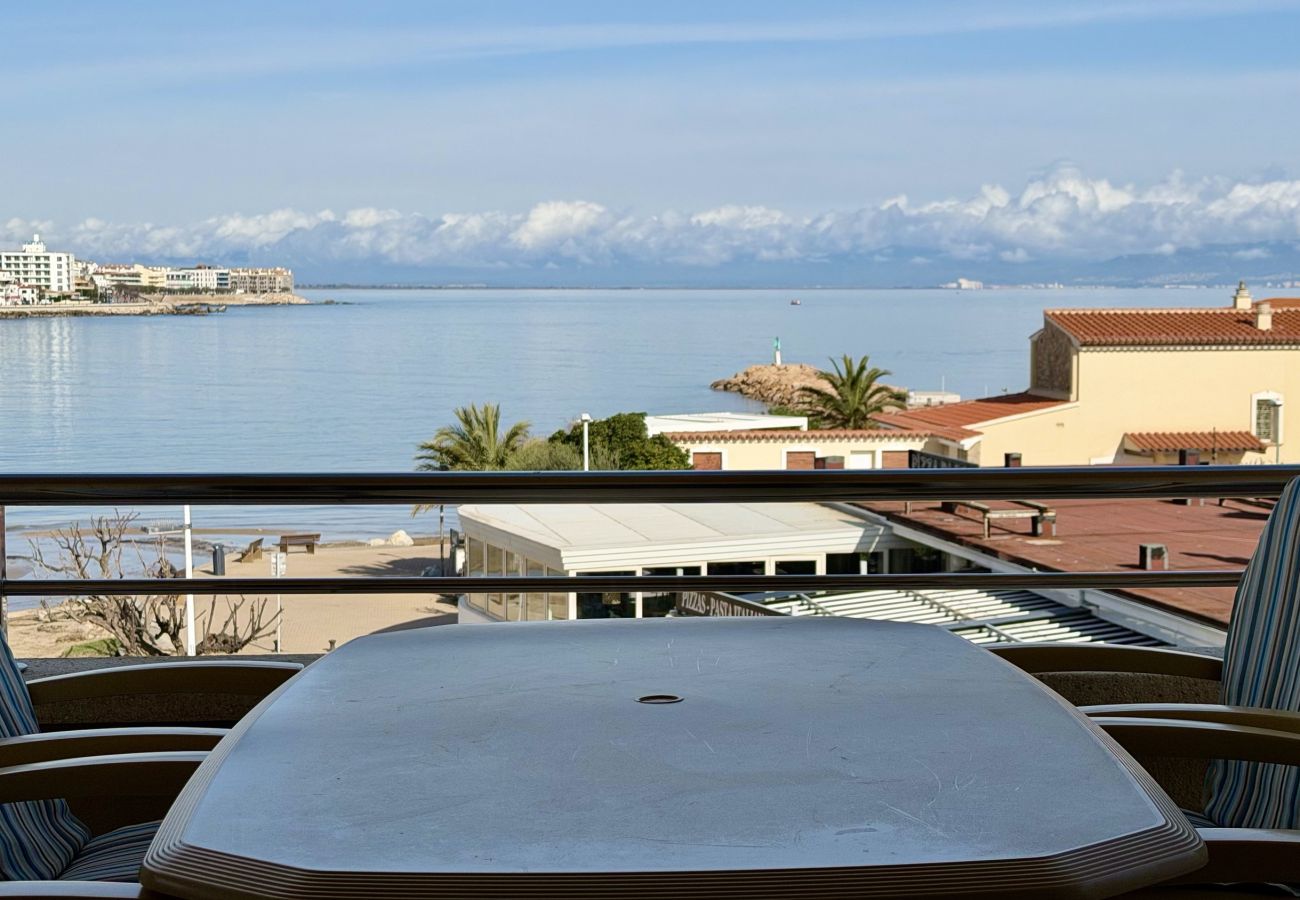 Apartment in L'Escala - LA LLONGADA