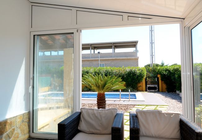 Villa à L'Escala - MAISON PRIVE PISCINE TERANYINA 3D
