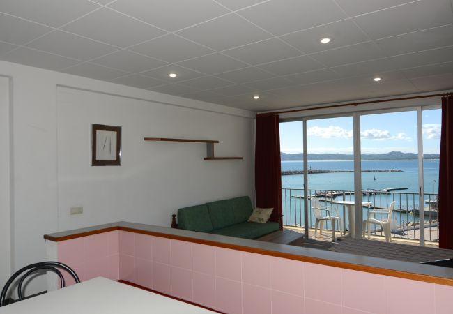 Studio à Estartit - NAUTIC ESTUDI BX-4 Studio à Estartit - NAUTIC ESTUDI BX-4